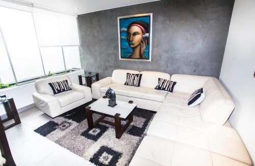 Santiago de Surco Apartment | Beautiful Penthouse in Lima, in front of the park