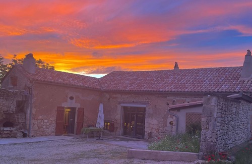 Fouleix Cottage | Beautiful Perigordian house renovated with old-world charm
