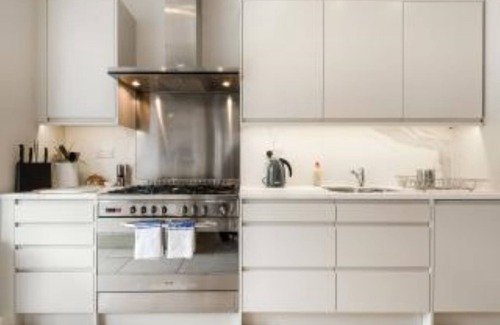 Northfield House | Beautiful period house in Ealing minutes from Northfields tube