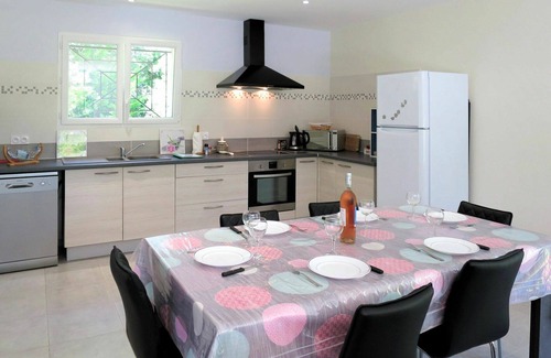 Civrac-en-Medoc House | Beautiful private villa for 4 people with WIFI, TV, terrace and parking