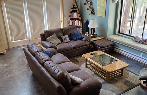 Coolin House | Beautiful Priest Lake Getaway with Private Dock 3Br 2Ba