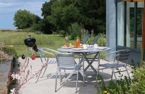 Locquirec House | Beautiful private villa for 3 people with WIFI, TV and terrace