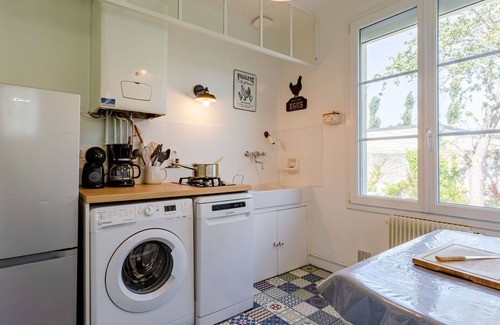 Le Home House | Beautiful private villa for 4 people with WIFI, TV, pets allowed and parking