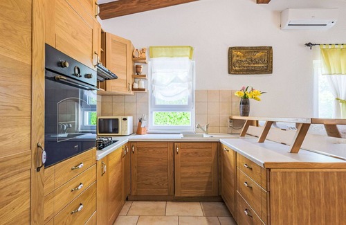 Prolozac House | Beautiful private villa with A/C, WIFI, private pool, hot tub, TV, terrace, panoramic view, parking