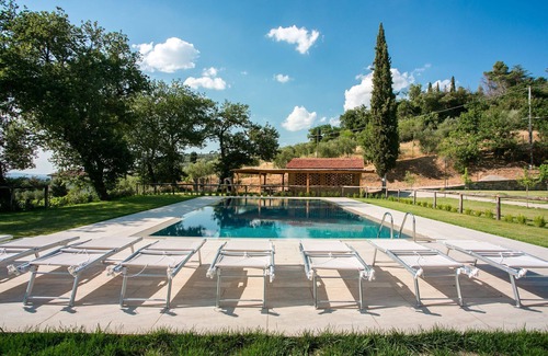 Montecchio Villa | Beautiful private villa with A/C, WIFI, private pool, TV, patio and panoramic view, close to Cor.