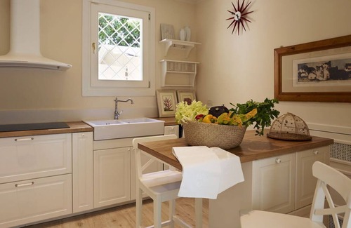 Forte dei Marmi Villa | Beautiful private villa for 18 guests with hot tub, private pool, WIFI, A/C, TV and patio