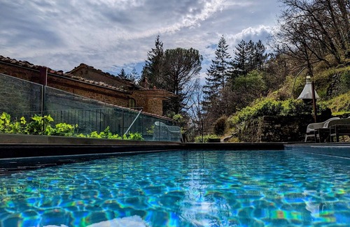 Loro Ciuffenna Villa | Beautiful private villa for 12 people with private pool, A/C, WIFI, TV and patio