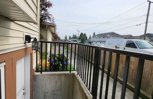 Port Coquitlam House | Beautiful private entrance room in heart of Port Coquitlam!