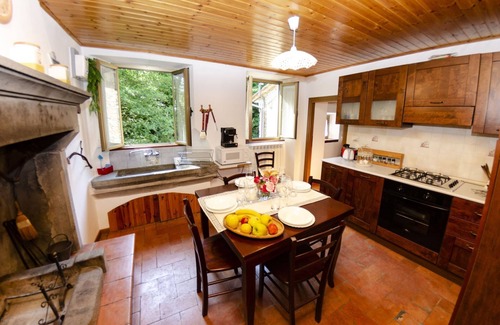 Casoli Villa | Beautiful private villa for 7 guests with private pool, WIFI, TV, terrace and pets allowed