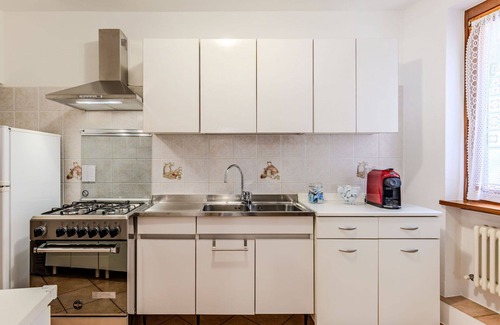 Claino Con Osteno House | Beautiful private villa for 5 people with WIFI, balcony, pets allowed and parking