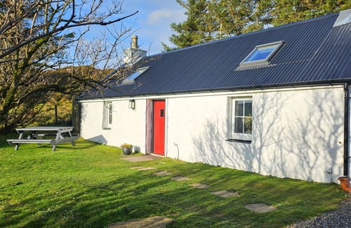 Struan House | Beautiful private villa for 2 guests with WIFI, TV, patio, panoramic view and parking