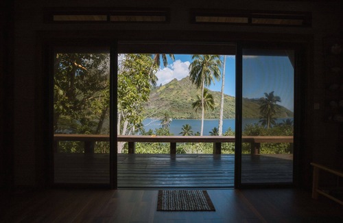 Pihaena House | Beautiful Private Home with Stunning Views of Opunohu Bay