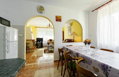 Balatonszarszo House | Beautiful private villa with WIFI, A/C, private pool, TV, terrace, pets allowed and parking