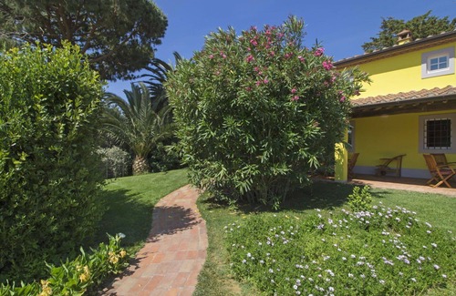 San Vincenzo House | Beautiful private villa for 10 people with WIFI, A/C, private pool, TV, patio and pets allowed