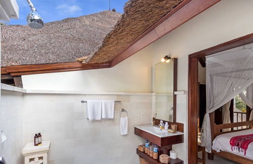 Candi Dasa Villa | Beautiful Private Pool Villa by the Beach in Candidasa