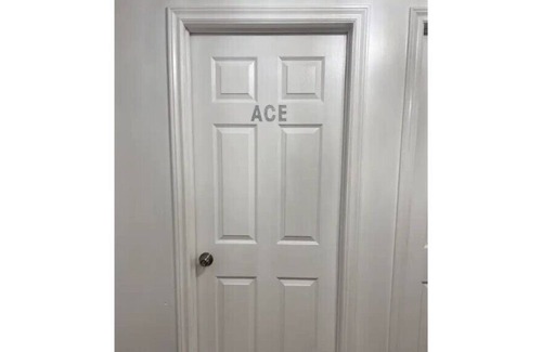 Saint John House | Beautiful Private Room Ace on the East Side