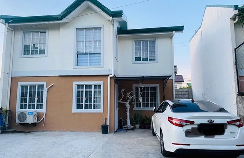 Imus House | Beautiful Private Room near Paseo de Bacoor w/Wifi and Netflix ☺️