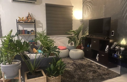 Imus House | Beautiful Private Room near Paseo de Bacoor w/Wifi and Netflix ☺️