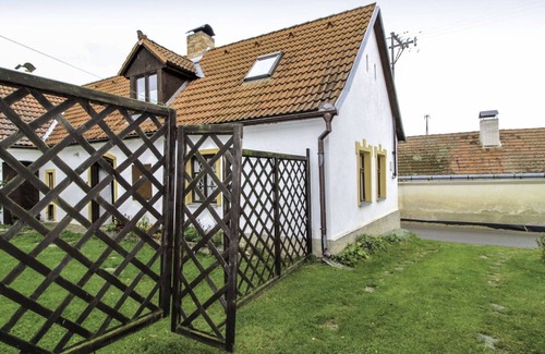 Predotice Villa | Beautiful private villa for 6 guests with hot tub, WIFI and TV