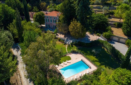Draguignan Villa | Beautiful private villa for 11 guests with A/C, WIFI, private pool, TV and patio