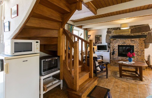 Cleder House | Beautiful private villa for 4 guests with TV and terrace