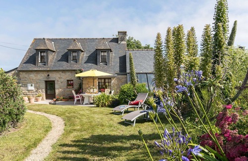 Cleder House | Beautiful private villa for 4 guests with TV and terrace