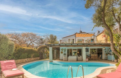 Torre di Bari Villa | Beautiful private villa for 8 guests with hot tub, A/C, WIFI, private pool, TV, patio and parking