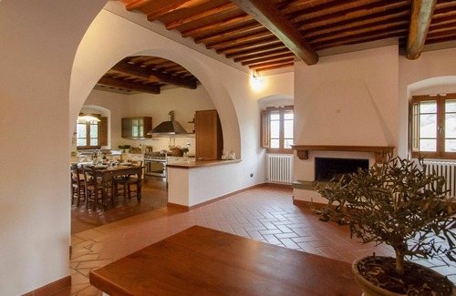 San Giovanni Valdarno Villa | Beautiful private villa with private pool, WIFI, TV, terrace, pets allowed, panoramic view, parking