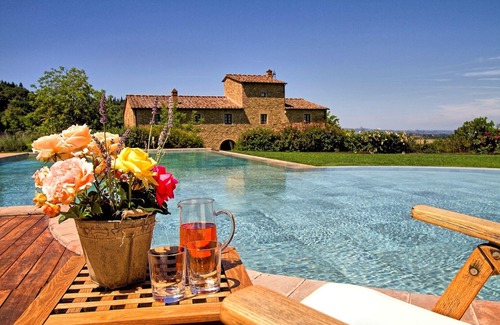Barberino Val d'Elsa Villa | Beautiful private villa with hot tub, private pool, A/C, WIFI, TV, patio, close to San Gimignano