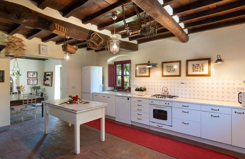 Vicchio Villa | Beautiful private villa with private pool, WIFI, TV, patio, pets allowed and panoramic view