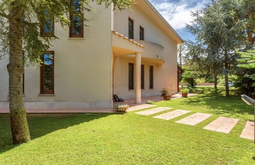 Valderice Villa | Beautiful private villa for 8 guests with WIFI, A/C, private pool, TV, patio and parking