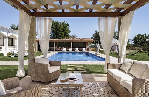 Cerro do Ouro Villa | Beautiful private villa with A/C, private pool, hot tub, WIFI, TV, patio, panoramic view and par.