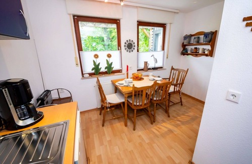 Marsberg House | Beautiful private villa for 4 guests with WIFI, TV, terrace and pets allowed