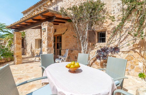 Cala Llombards House | Beautiful private villa for 6 people with TV, balcony and pets allowed