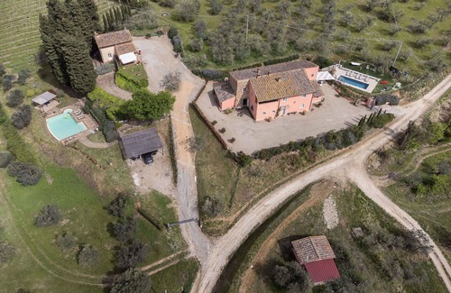 Montelupo Fiorentino Villa | Beautiful private villa for 11 guests with WIFI, private pool, A/C, TV, patio and panoramic view