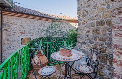 Santa Lucia House | Beautiful private villa for 4 guests with WIFI, A/C, TV and balcony