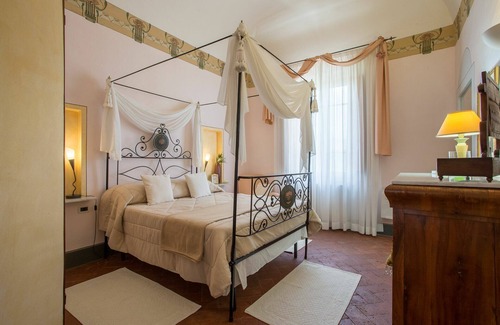 Fabbrica Villa | Beautiful private villa for 13 people with A/C, pool, WIFI, TV, panoramic view and parking