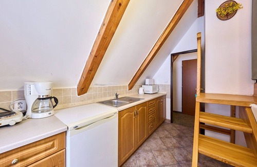 Svoboda nad Upou Villa | Beautiful private villa for 15 people with WIFI, TV, patio, pets allowed and parking
