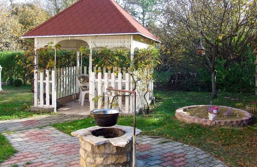 Balatonfenyves House | Beautiful private villa for 7 guests with WIFI, A/C, TV, patio and parking