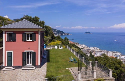 Alassio Villa | Beautiful private villa for 8 guests with WIFI, A/C and terrace