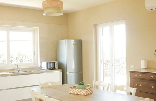 Amorosi Villa | Beautiful private villa with WIFI, private pool, A/C, TV, patio, pets allowed and panoramic view
