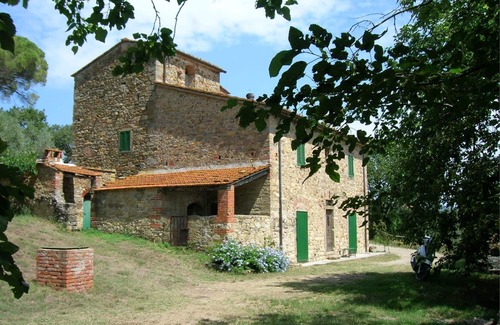 Cincelli Villa | Beautiful private villa with WIFI, private pool, veranda, pets allowed and parking, close to Are.