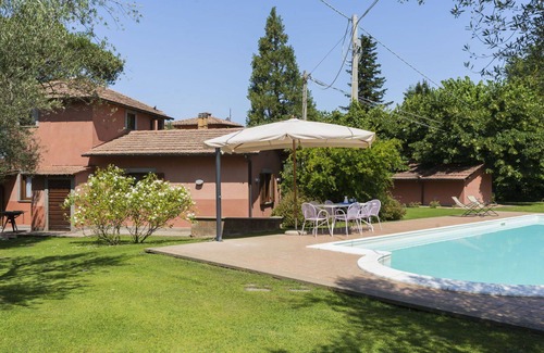 Vetralla Villa | Beautiful private villa for 8 people with A/C, WIFI, private pool, TV and patio