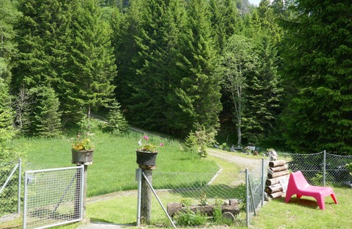 Blenio House | Beautiful private villa for 5 people with WIFI, TV, patio, pets allowed and panoramic view