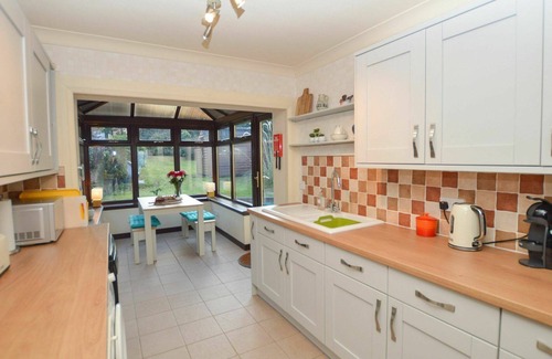 Connel House | Beautiful private villa for 6 people with WIFI, TV, pets allowed and parking