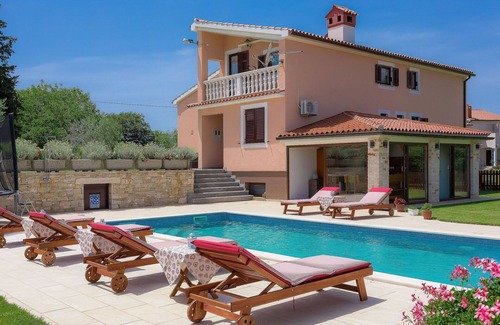 Melnica House | Beautiful private villa for 10 people with WIFI, private pool, A/C, TV and terrace