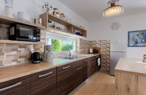 Valica House | Beautiful private villa for 10 guests with private pool, WIFI, A/C, TV, terrace and panoramic view