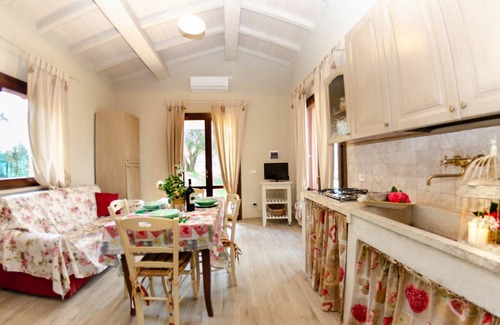 Lari Villa | Beautiful private villa for 4 people with private pool, WIFI, A/C and pets allowed