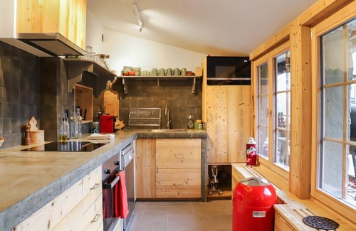 Les Posses-sur-Bex House | Beautiful private villa for 11 guests with WIFI, terrace, pets allowed and parking