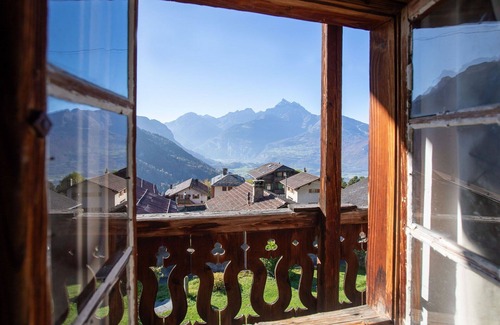 Les Posses-sur-Bex House | Beautiful private villa for 11 guests with WIFI, terrace, pets allowed and parking
